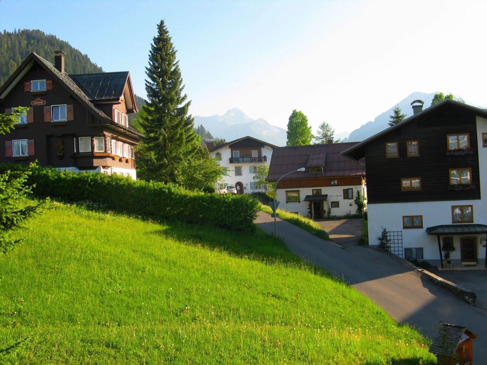 Hotel Riezler Hof Riezlern Bagian luar foto